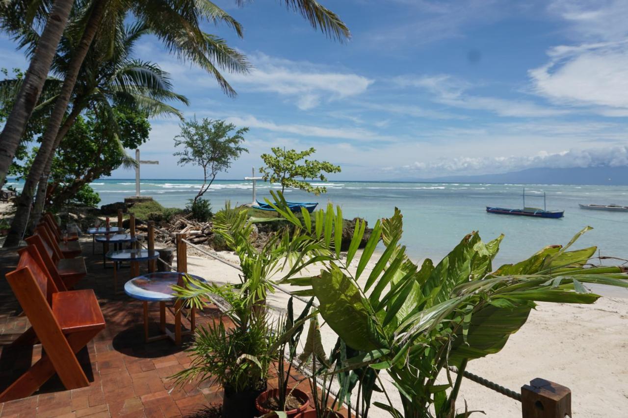L Cafe Restobar & Lyn'S Guest House 圣胡安 外观 照片